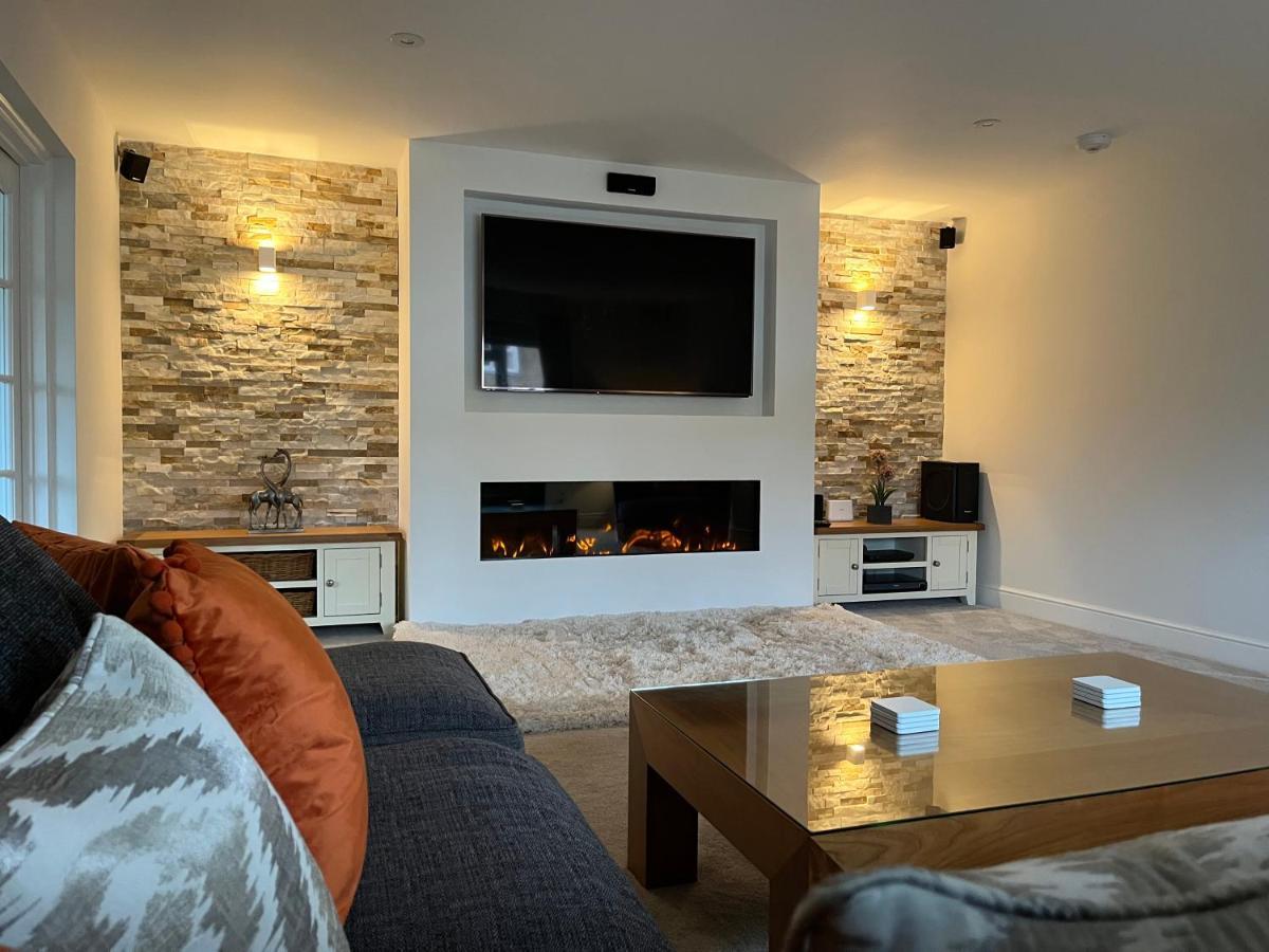 Luxurious 4 Bedroom Home In The Heart Of The Cotswolds With Hot Tub! Stow-on-the-Wold Esterno foto