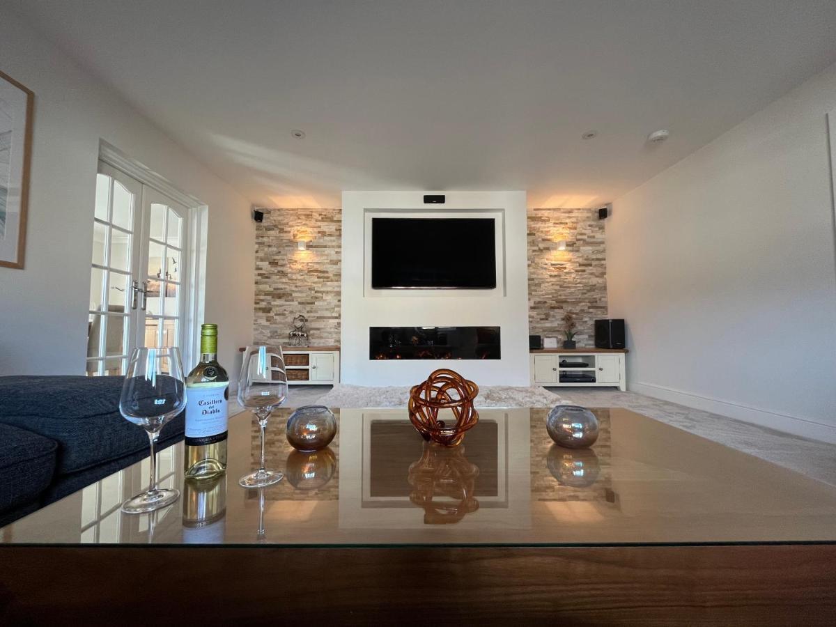 Luxurious 4 Bedroom Home In The Heart Of The Cotswolds With Hot Tub! Stow-on-the-Wold Esterno foto