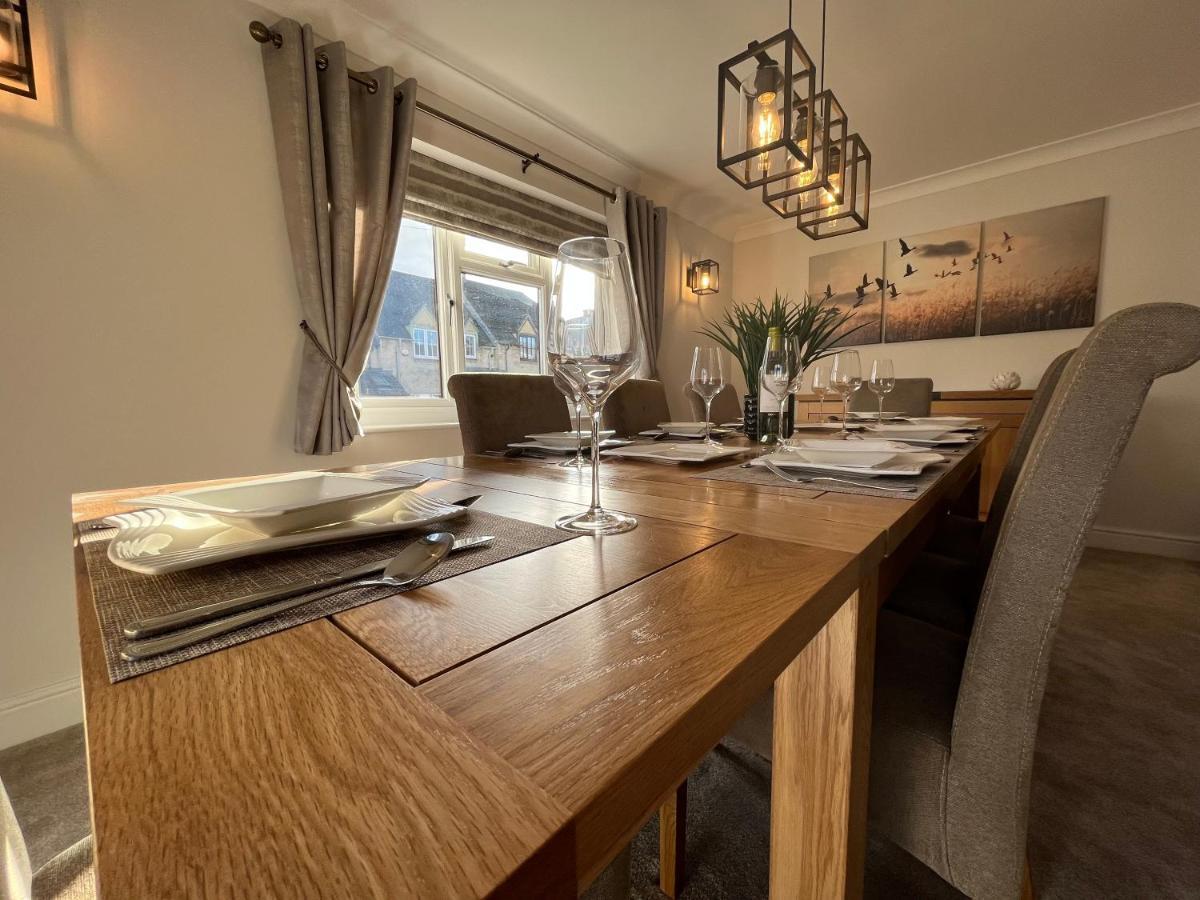 Luxurious 4 Bedroom Home In The Heart Of The Cotswolds With Hot Tub! Stow-on-the-Wold Esterno foto