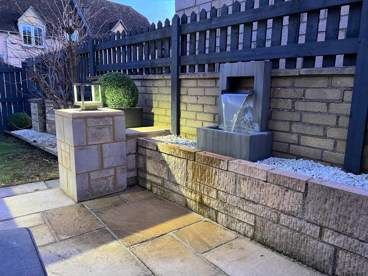 Luxurious 4 Bedroom Home In The Heart Of The Cotswolds With Hot Tub! Stow-on-the-Wold Esterno foto