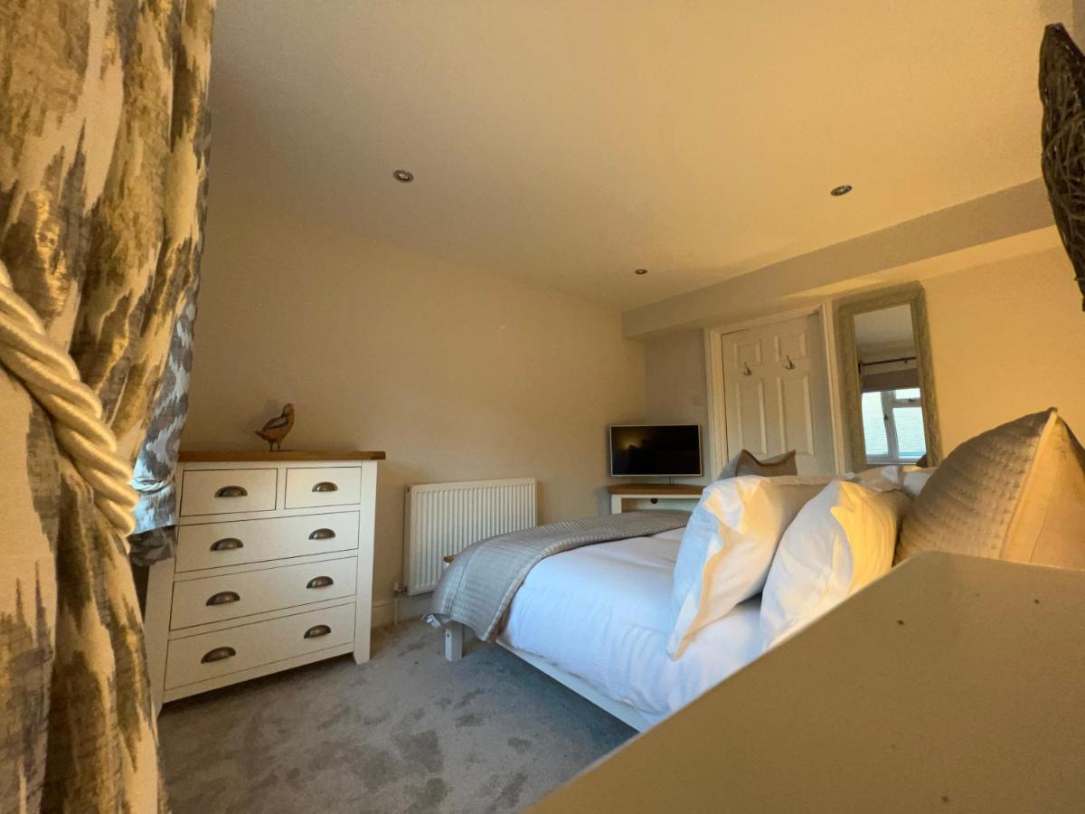 Luxurious 4 Bedroom Home In The Heart Of The Cotswolds With Hot Tub! Stow-on-the-Wold Esterno foto