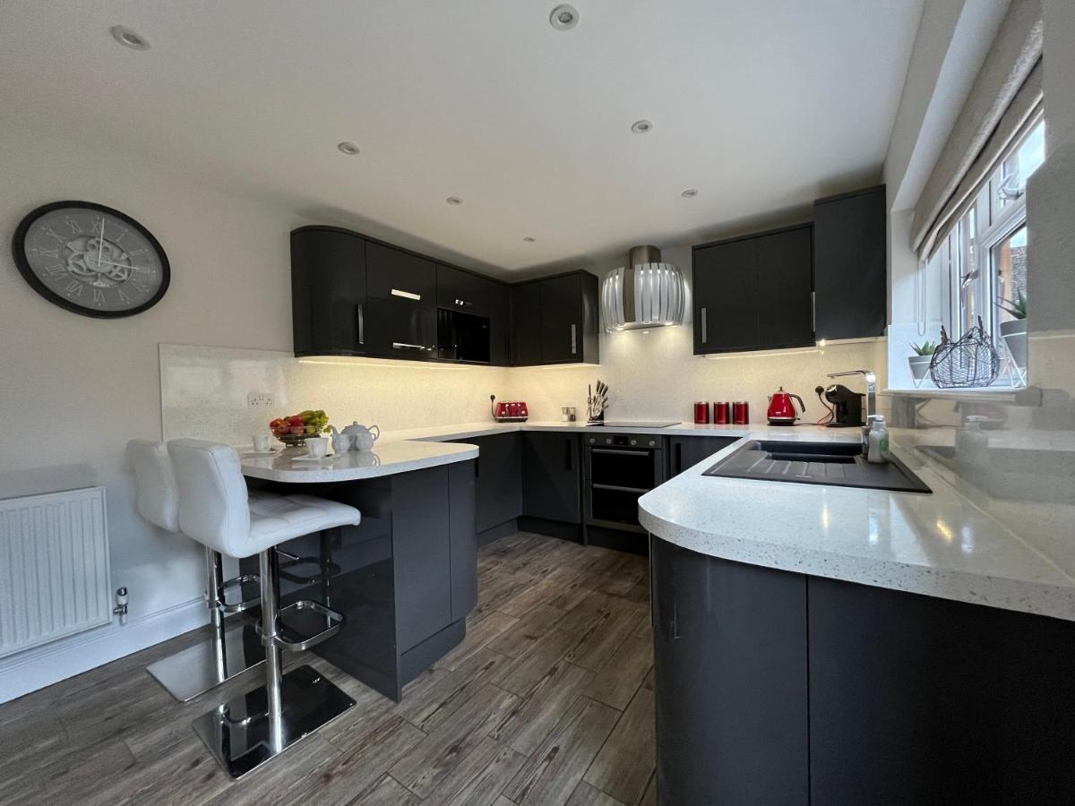 Luxurious 4 Bedroom Home In The Heart Of The Cotswolds With Hot Tub! Stow-on-the-Wold Esterno foto