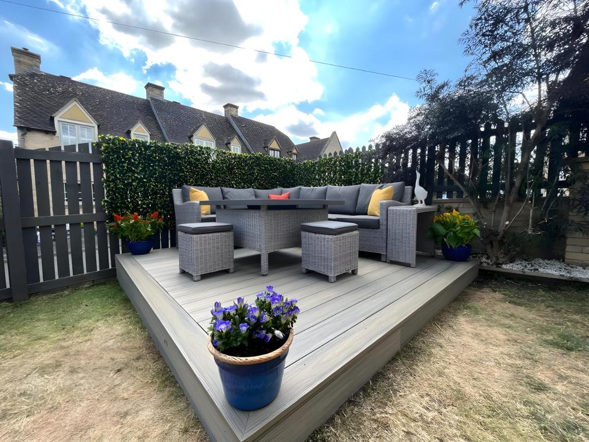 Luxurious 4 Bedroom Home In The Heart Of The Cotswolds With Hot Tub! Stow-on-the-Wold Esterno foto